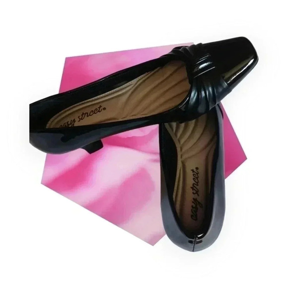 Easy street waive toe pumps size 5M - Picture 10 of 12